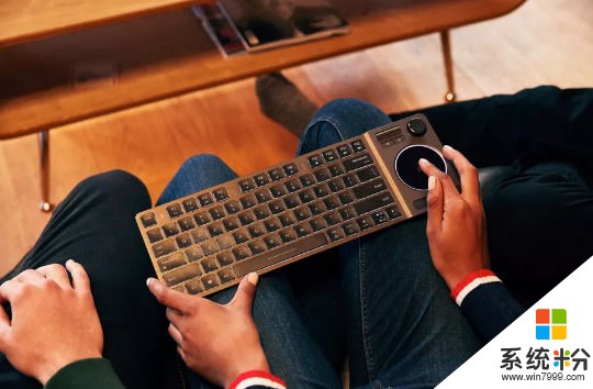 海盗船推出K83无线键盘 内置触控板和游戏手柄(1)