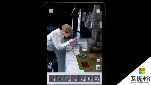 微软在苹果的WWDC演讲中演示MinecraftEarth游戏(2)