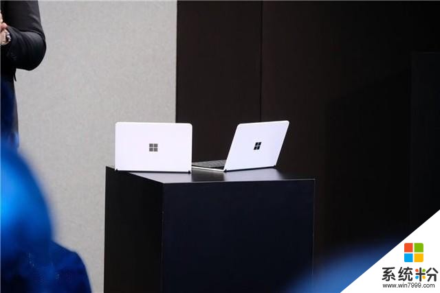 今晚，微软发布了双屏笔记本和手机(3)