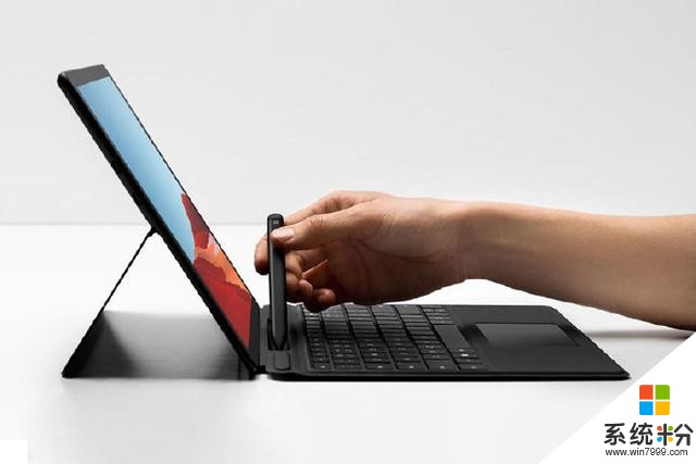 侃哥：微软发布全新Surface系列全家福，折叠屏手机抢镜(3)