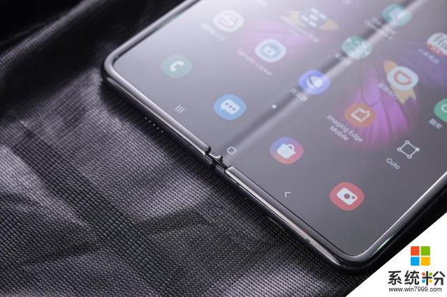 三星GalaxyFold首发，“新折叠形态”手机秀出未来科技(5)