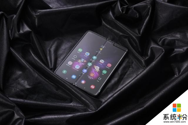 三星GalaxyFold首发，“新折叠形态”手机秀出未来科技(6)