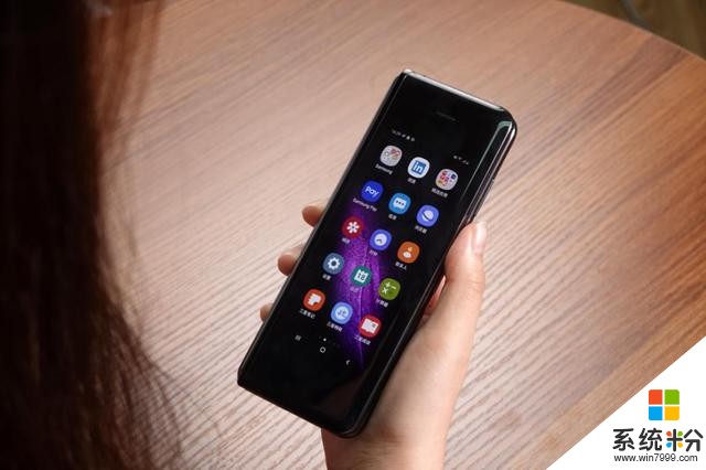 三星GalaxyFold首发，“新折叠形态”手机秀出未来科技(9)