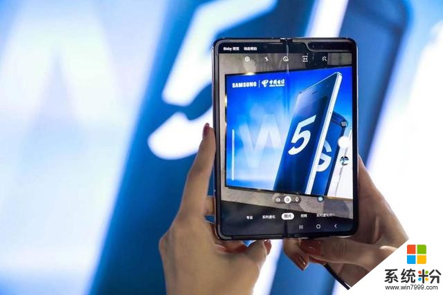 三星GalaxyFold首发，“新折叠形态”手机秀出未来科技(32)