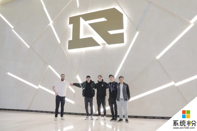 TSM參觀LPL俱樂部，RNG官方推特自黑，Uzi都愣了(5)