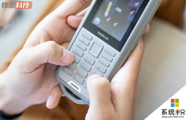 诺基亚800三防手机上手图赏：一部坚固耐用的手机(3)