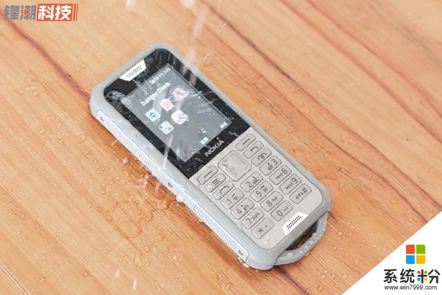 诺基亚800三防手机上手图赏：一部坚固耐用的手机(5)