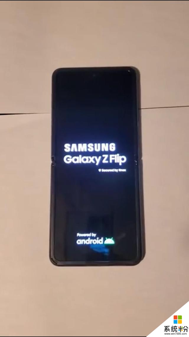 三星「翻盖式」折叠屏手机GalaxyZFlip真机实拍曝光，骁龙855加持(2)