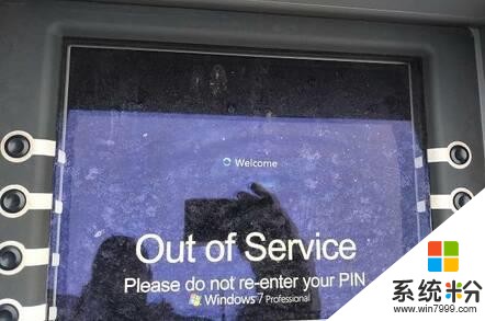 英国男子银行取款尴尬一幕：ATM机的Win7系统挂了(1)