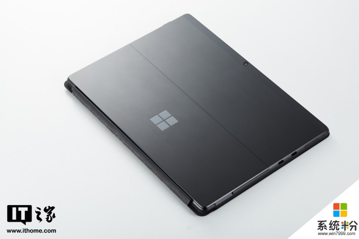 【IT之家开箱】微软Surface Pro X图赏：纤薄典雅，轻巧畅连(7)