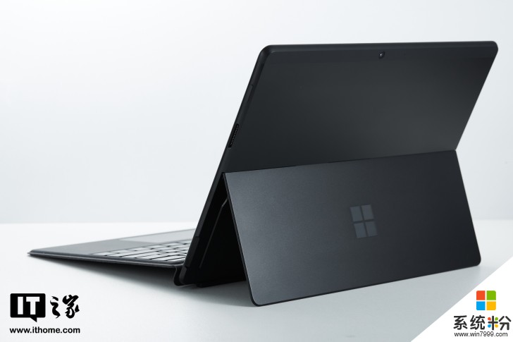【IT之家开箱】微软Surface Pro X图赏：纤薄典雅，轻巧畅连(12)