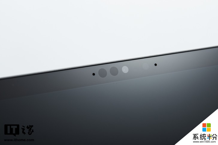 【IT之家开箱】微软Surface Pro X图赏：纤薄典雅，轻巧畅连(13)