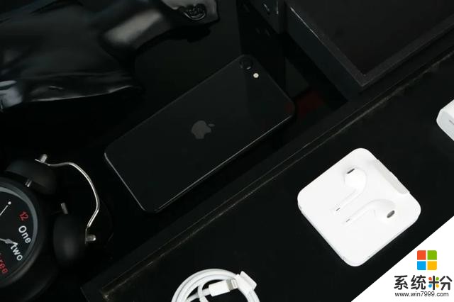 以“小”為美｜蘋果新iPhone SE憑什麼令人心動？(7)
