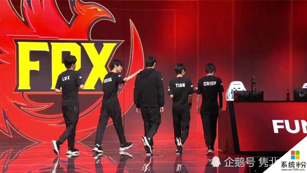 FPX终结四连败，金贡赛后“么么哒”暴击，Lwx装杯谈马哥AP大嘴(1)