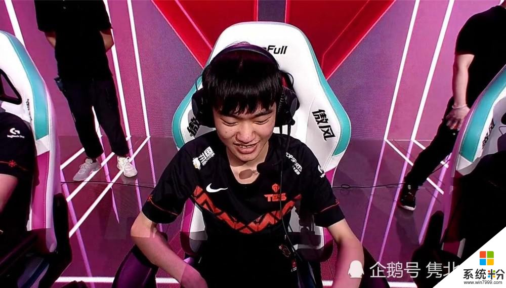 TES收官衝擊常規賽第一，阿水通宵排位練體係，Knight開練中單射手(6)