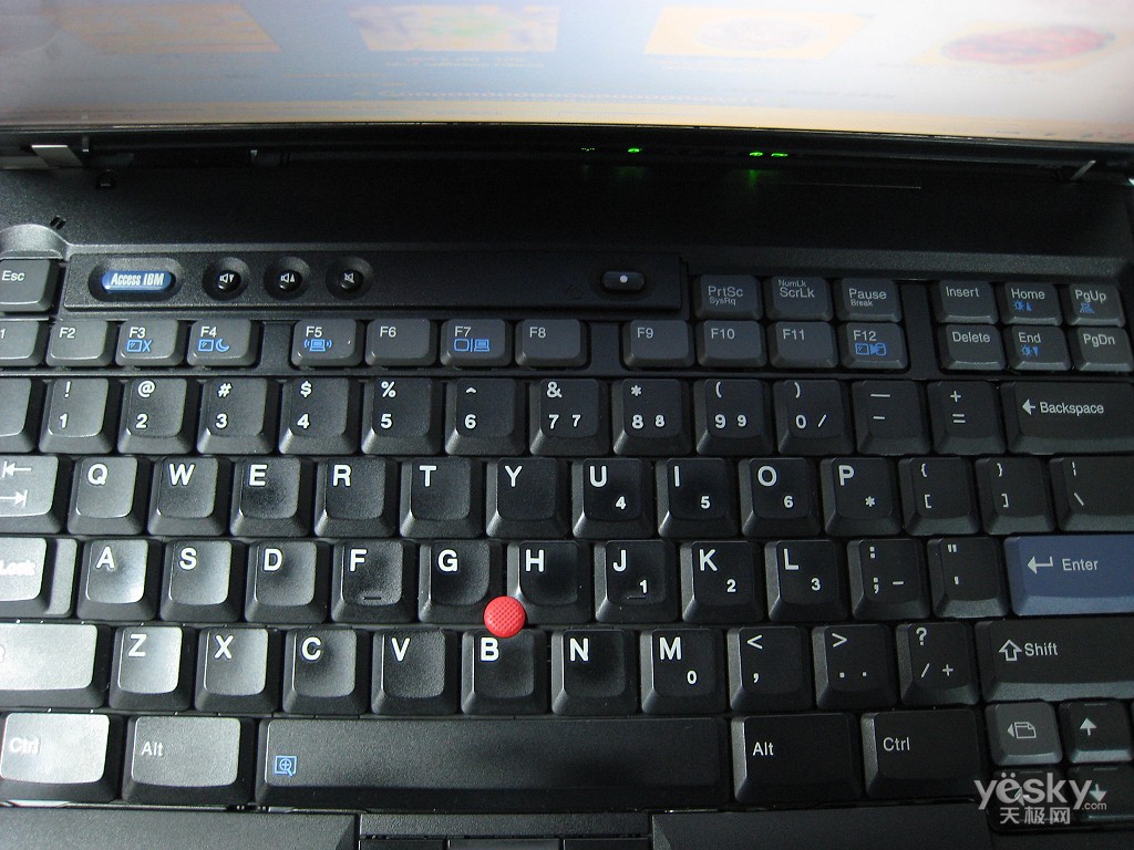 笔记本键盘功能键切换成普通键如何操作？