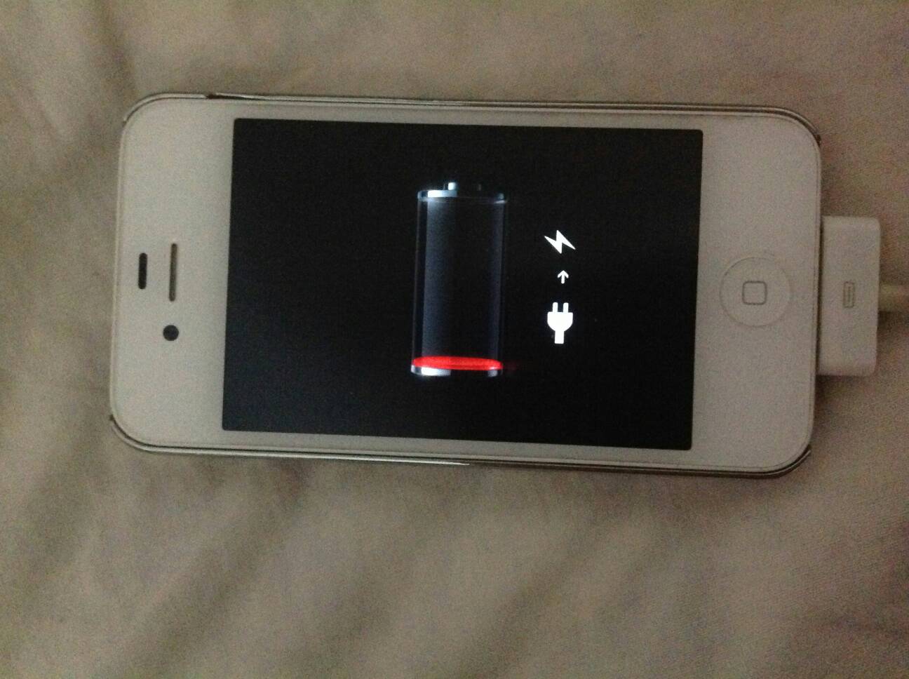 哪位清楚iphone開機充電還是關機充電