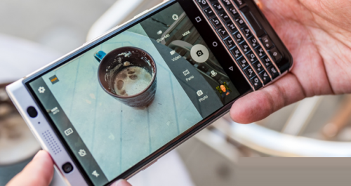 無攝像頭的黑莓手機要多少錢？