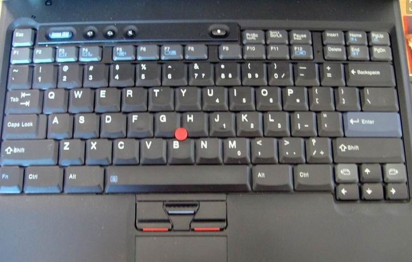 筆記本鍵盤輸入亂碼如何恢複？