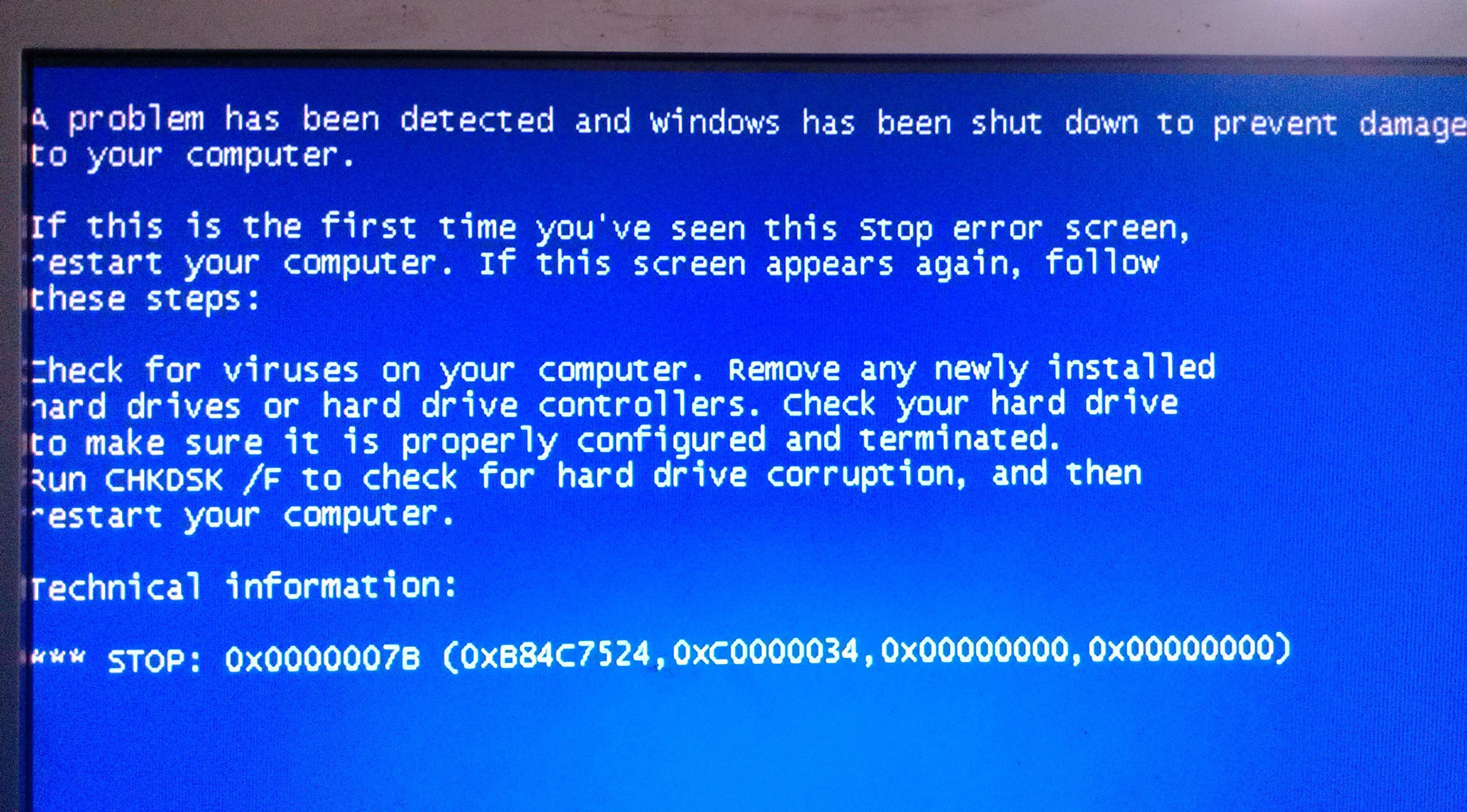 电脑开机蓝屏无法开机如何解决？