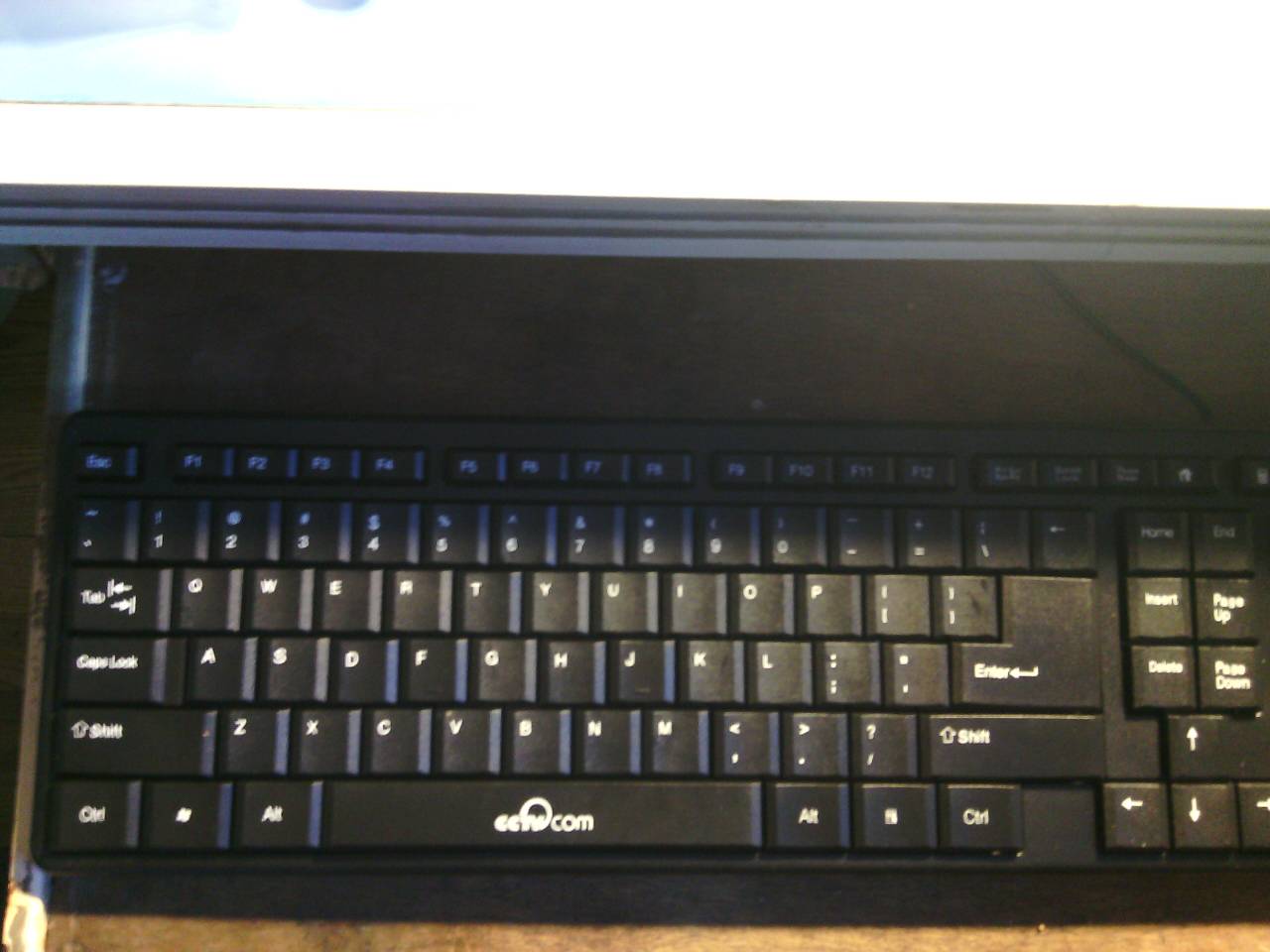 笔记本电脑外用键盘该怎么接？