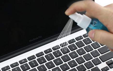 笔记本键盘缝清理方法谁知道？