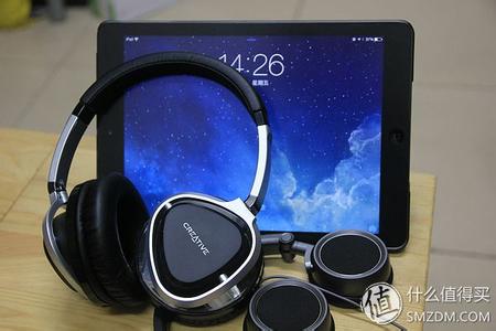 谁来说说ipad2里面有耳机吗