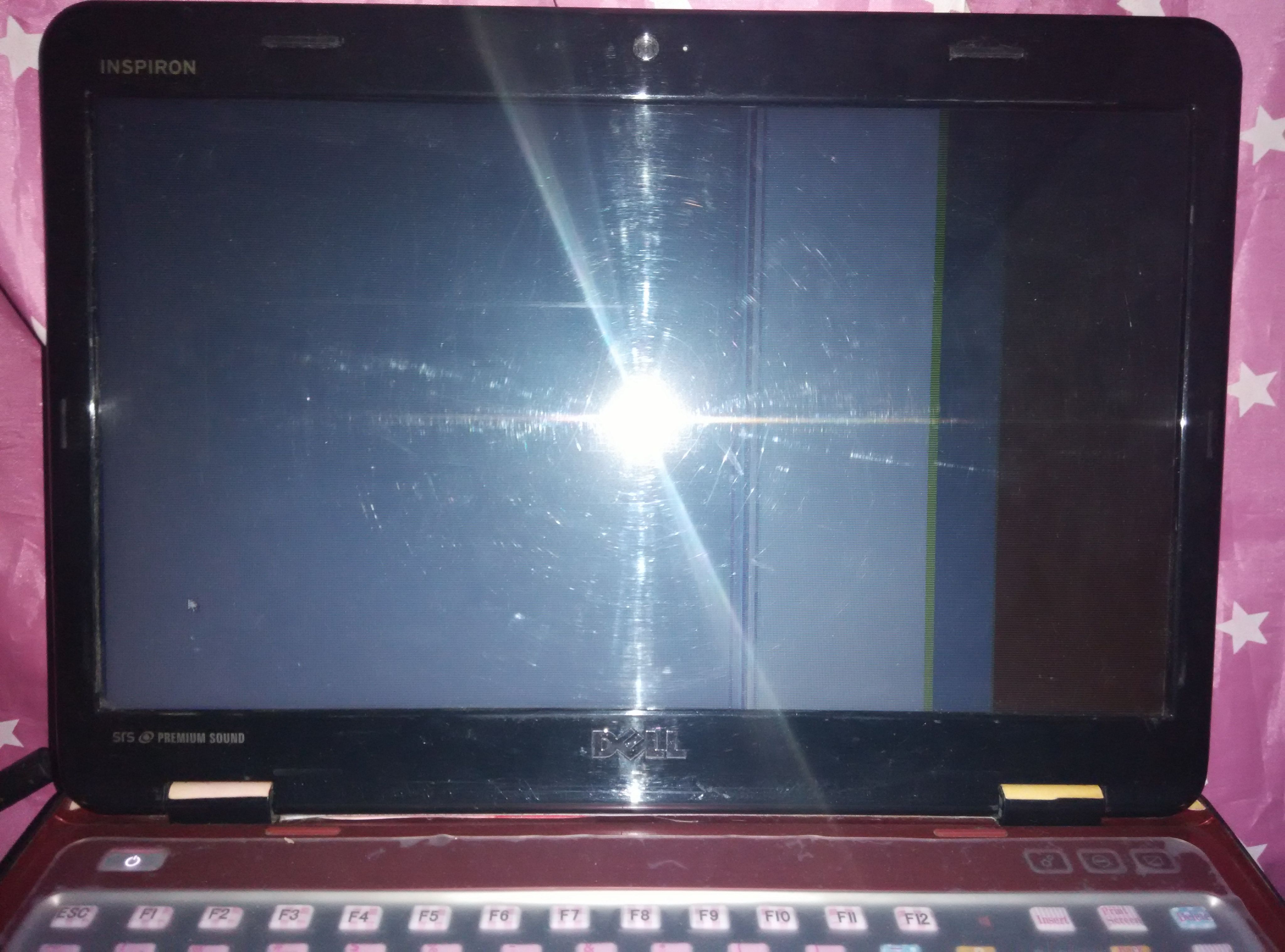 笔记本电脑屏幕突然变白是什么原因？