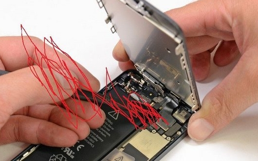 苹果iphone5摄像头进灰尘该如何清理？