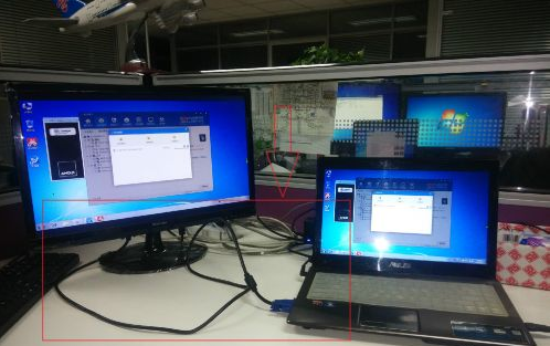 請問如何實現一台電腦兩台顯示器不同畫麵