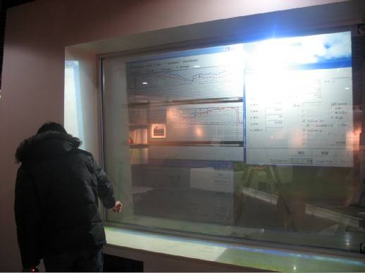 广州全息投影玻璃显示屏的价格贵吗？