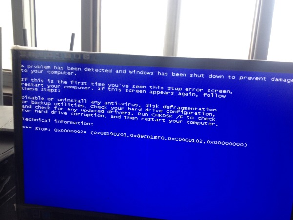 你好，请问杀完毒以后电脑一开机就蓝屏，这是怎么回事。