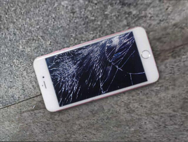 哪位清楚iphone手机屏幕摔碎怎么办