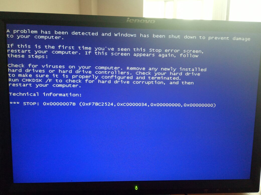 电脑的一些软件被我卸载了，电脑蓝屏怎么办? 求高人指导