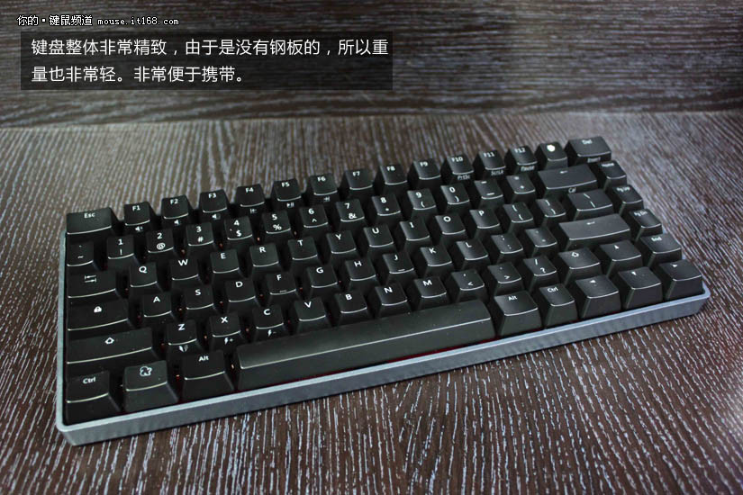 雷神ST Pro P1是背光键盘吗？有数字小键盘吗？