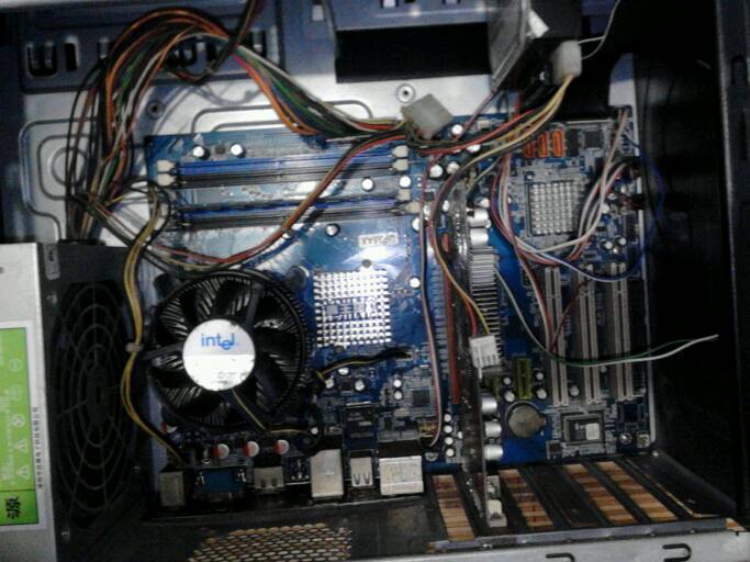 谁能回答我电脑主机怎么拆开清理