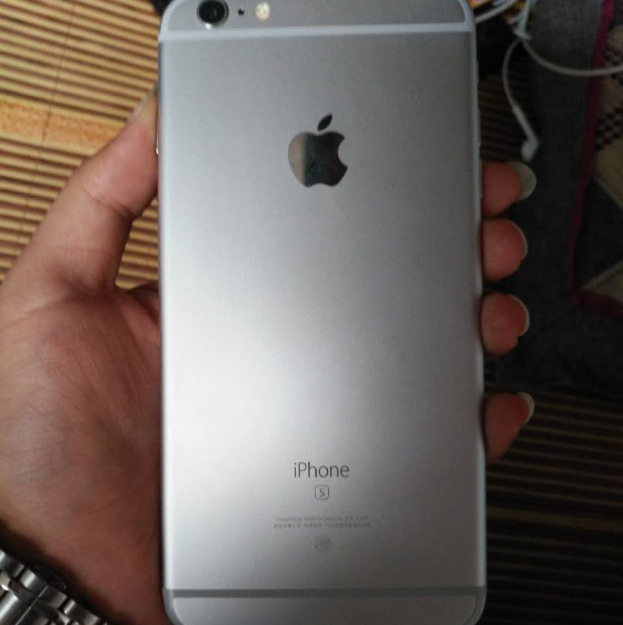 求解iphone6s银色报价大概多少钱