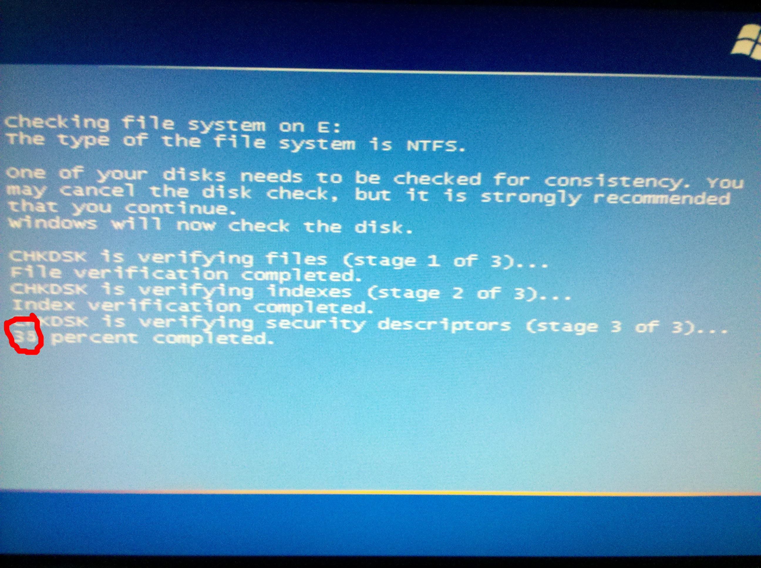 你好，我電腦突然出現這個藍屏還有英文字母了，電腦重啟後打開還是一