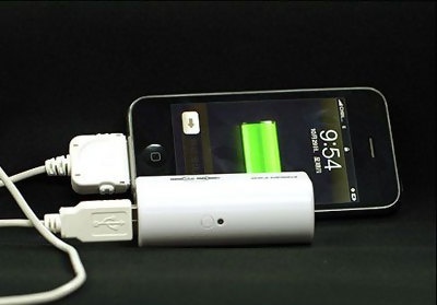 我的苹果6s用4a快充充电器，时间长了发现电池下电很快，是因为充电器