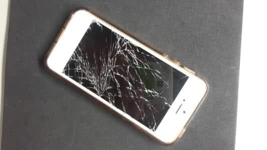 誰了解iphone屏幕摔碎了能修嗎