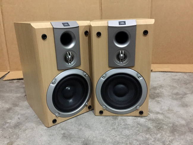 请问jbl15寸音箱哪款适合玩hifi？