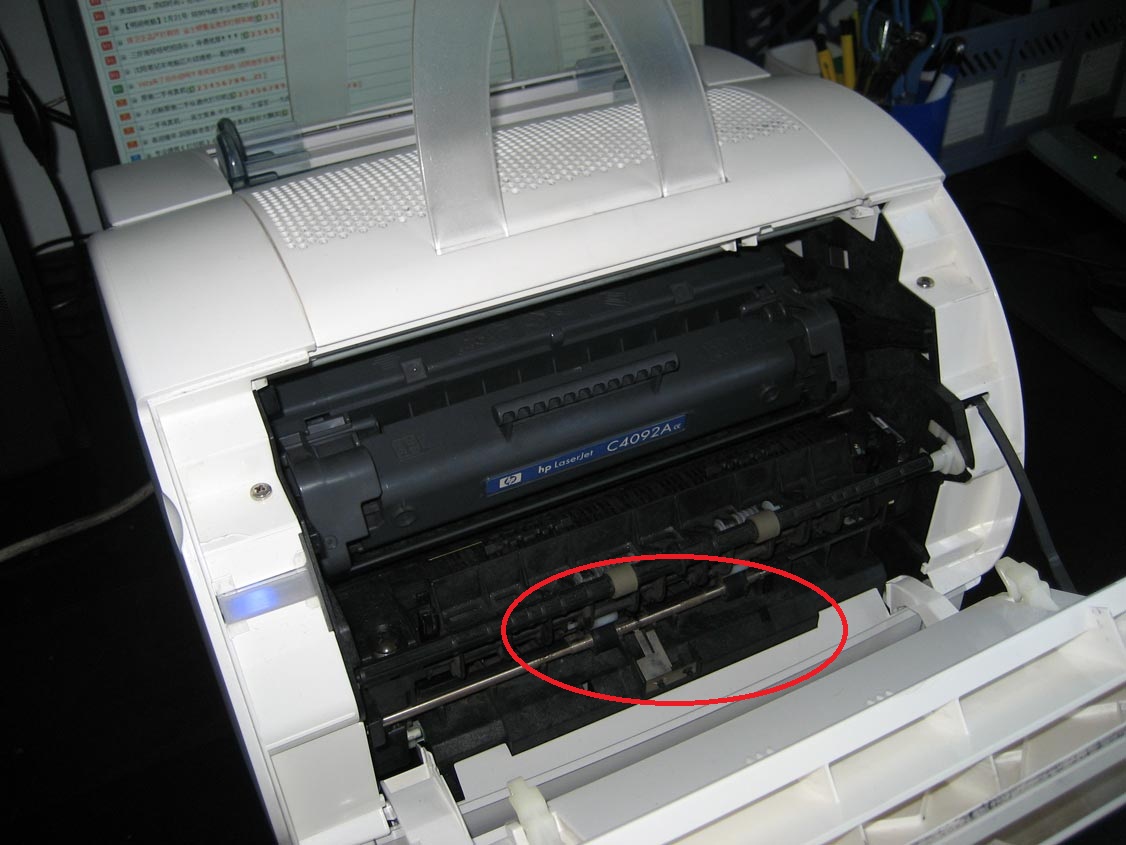 在佳能官网上下载了i2520打印机驱动，安装后打印机只有启动声音，不出纸