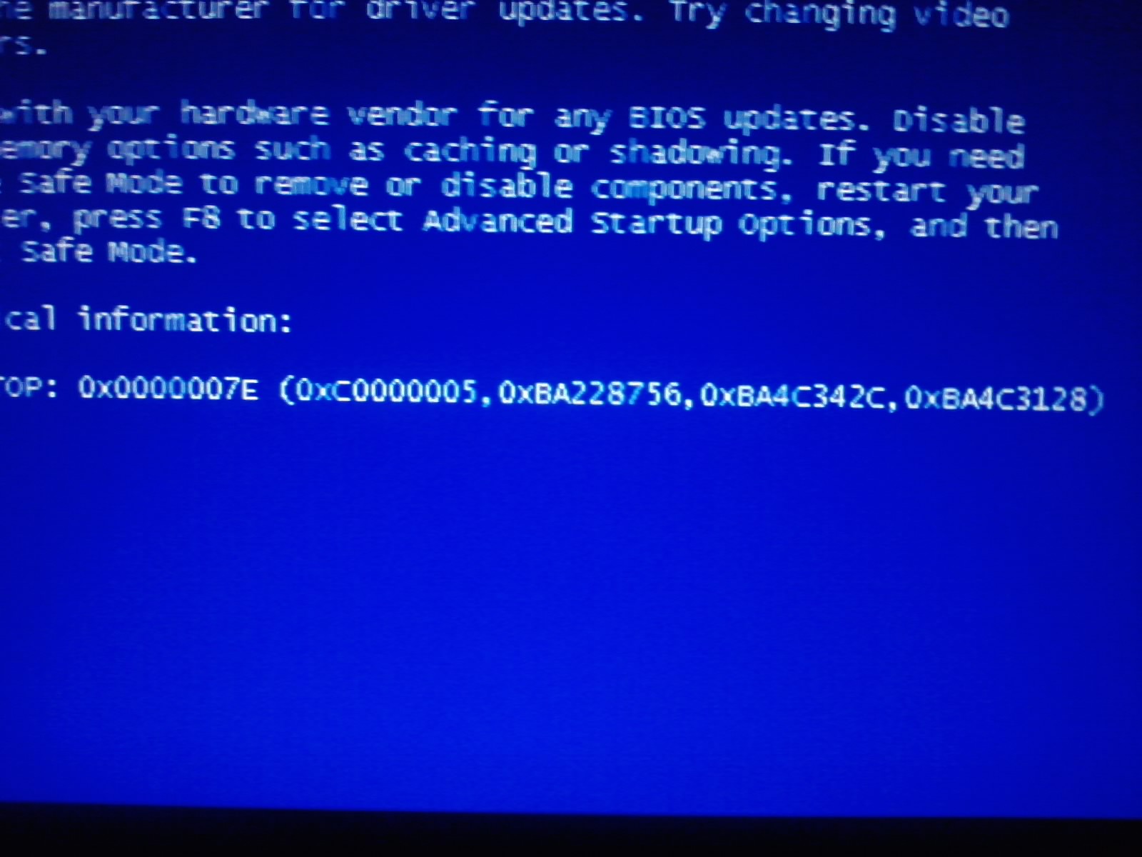 电脑开机蓝屏还有字母进不去系统！用尽办法就是进不去！求帮忙！急！
