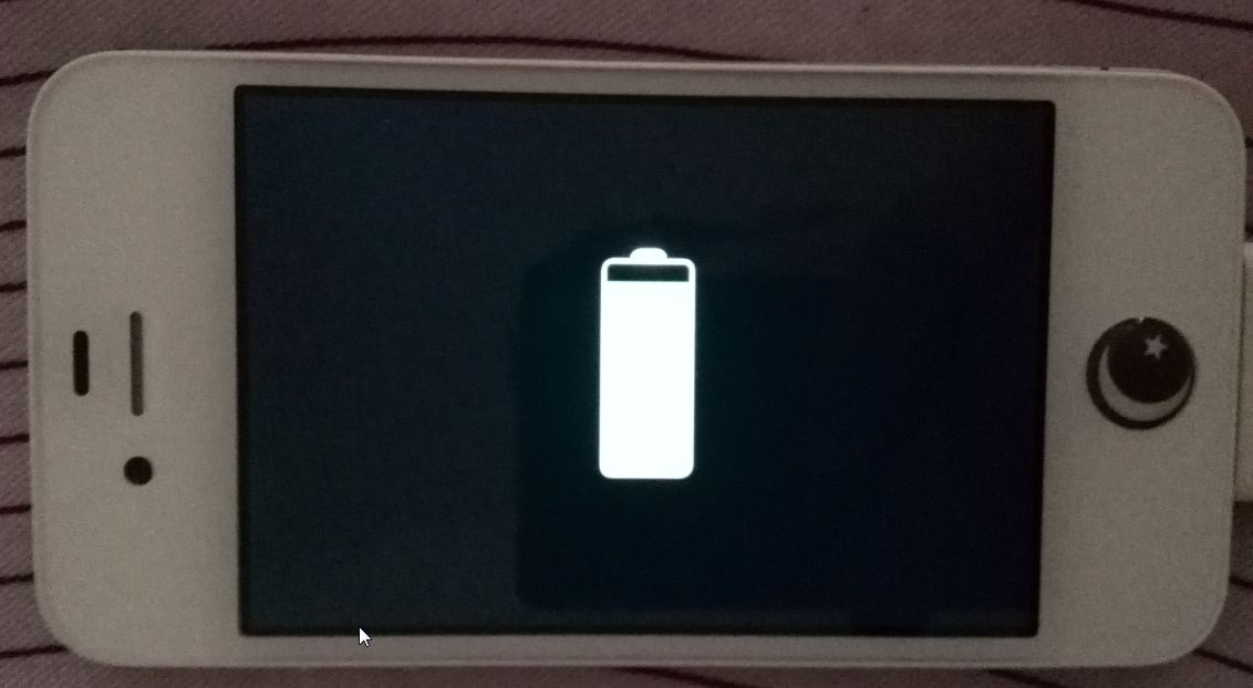 iphone5为什么关机才能充电 插电不显示充电