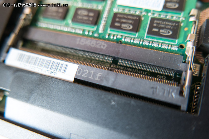 它原配是DDR3L的内存条 我换成DDR3可以么   可以换成DDR4么？
