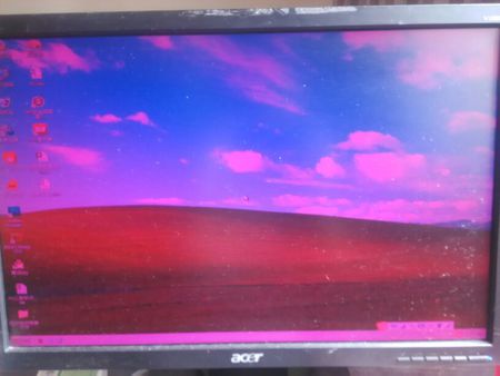 电脑屏幕变色