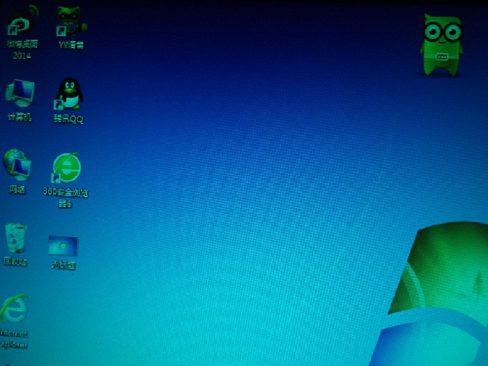 电脑显示屏发绿是怎么回事