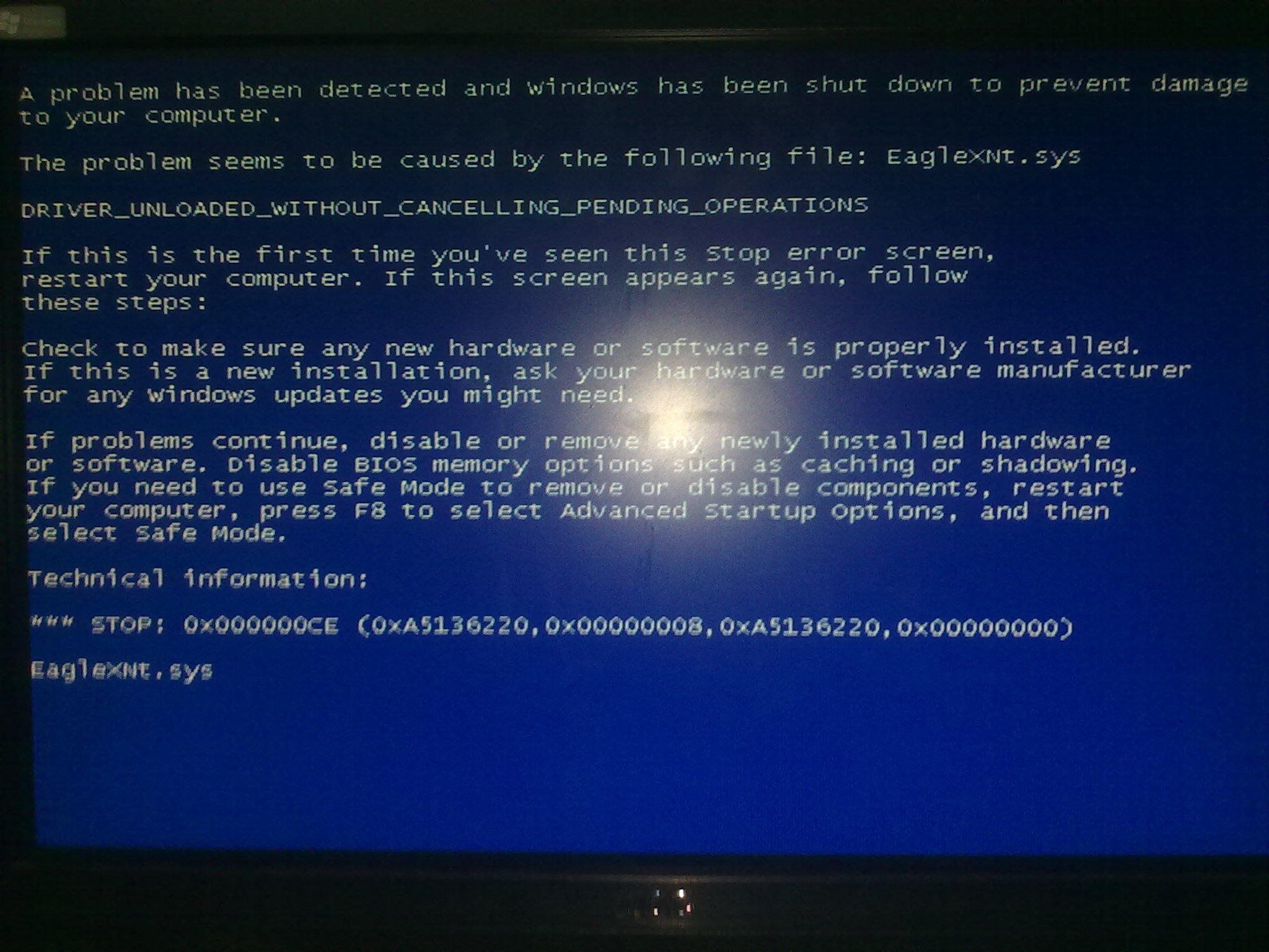 电脑蓝屏 不知道怎么了。。