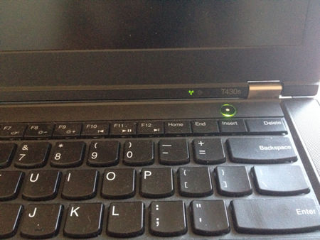 筆記本電腦鍵盤進水了 後來把水控幹後在開機 開不了 到現在放了有半年多 還能修理好嗎