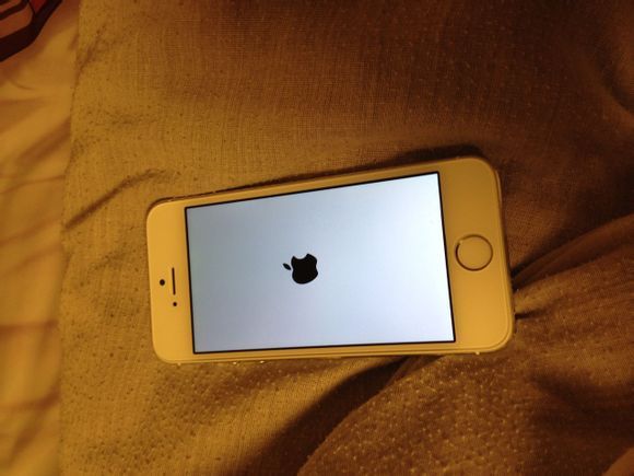 谁了解iphone开不了机出现白苹果解决办法是什么？